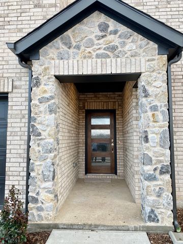 615 Metallic Tree Lane, Van Alstyne, TX 75495