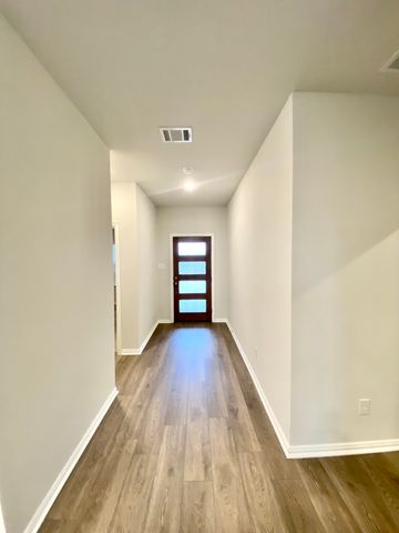 615 Metallic Tree Lane, Van Alstyne, TX 75495