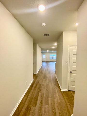 615 Metallic Tree Lane, Van Alstyne, TX 75495