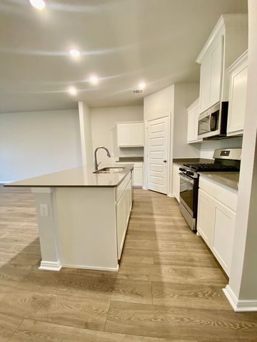 615 Metallic Tree Lane, Van Alstyne, TX 75495