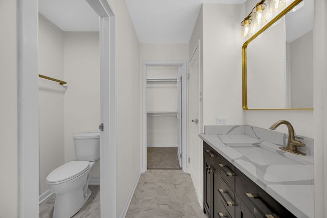 900 W Sunset Drive 405, Glenwood, IL 60425