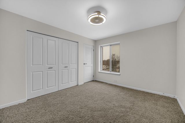 900 W Sunset Drive 405, Glenwood, IL 60425