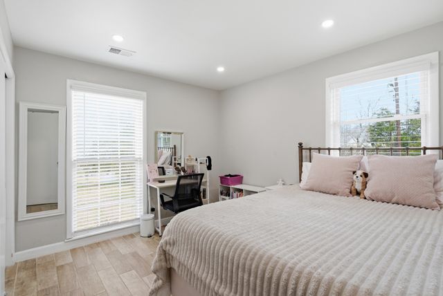 5981 Temple Rd, Nashville, TN 37221