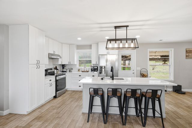 5981 Temple Rd, Nashville, TN 37221