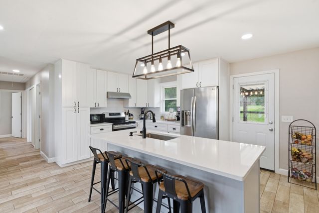 5981 Temple Rd, Nashville, TN 37221