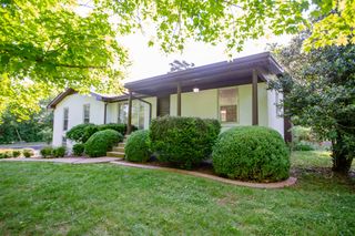 5981 Temple Rd, Nashville, TN 37221