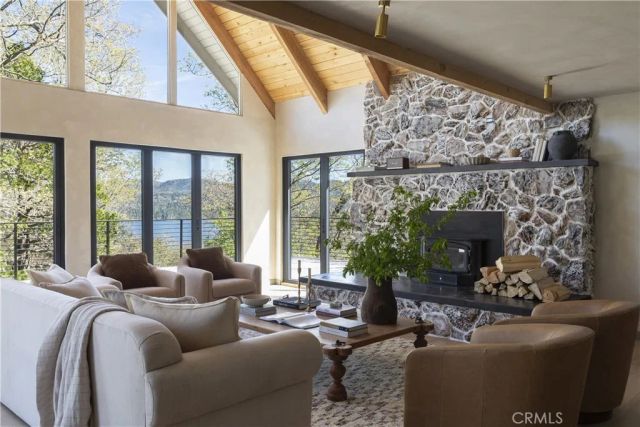 27463 Alpen, Lake Arrowhead, CA 92352