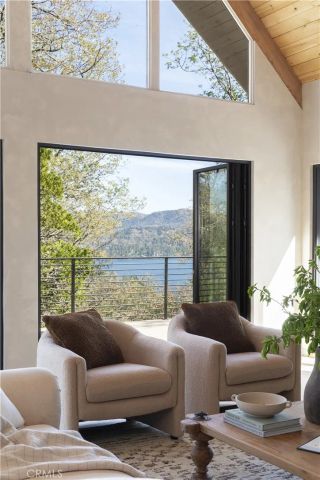 27463 Alpen, Lake Arrowhead, CA 92352