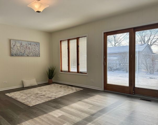 3051 S Scott Street, Des Plaines, IL 60018