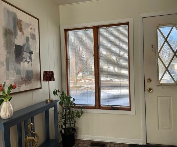 3051 S Scott Street, Des Plaines, IL 60018