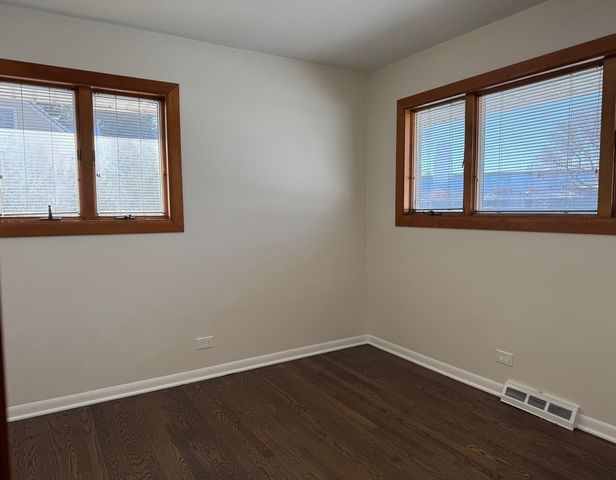 3051 S Scott Street, Des Plaines, IL 60018