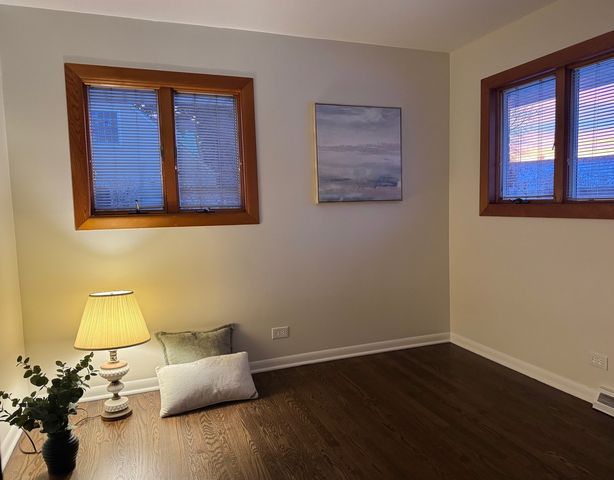 3051 S Scott Street, Des Plaines, IL 60018