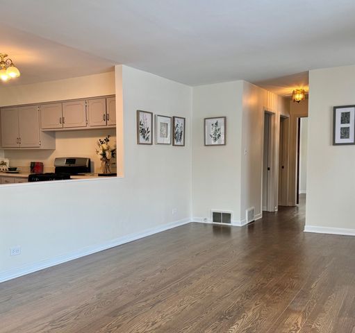 3051 S Scott Street, Des Plaines, IL 60018