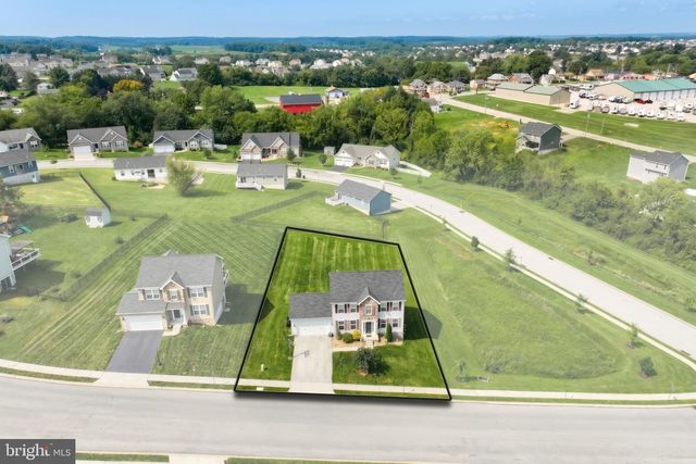 35 FOX RUN RD, Hanover, PA 17331