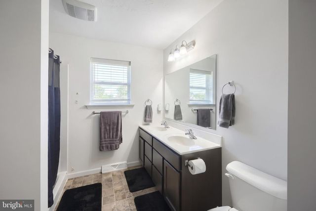 35 FOX RUN RD, Hanover, PA 17331