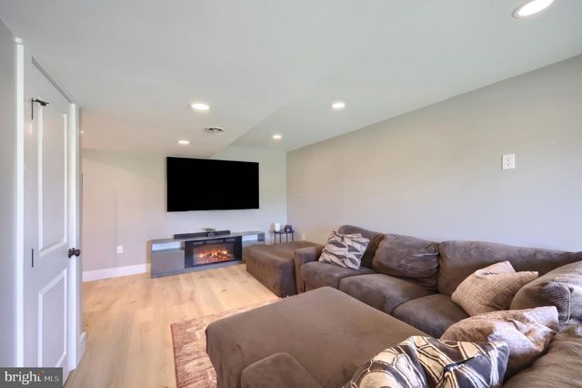 35 FOX RUN RD, Hanover, PA 17331