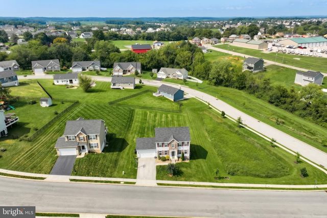 35 FOX RUN RD, Hanover, PA 17331