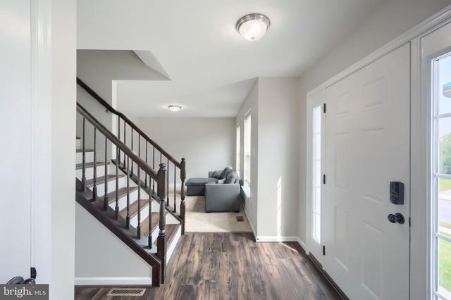 35 FOX RUN RD, Hanover, PA 17331