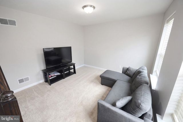 35 FOX RUN RD, Hanover, PA 17331