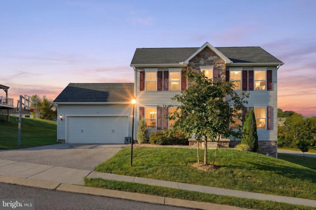 35 FOX RUN RD, Hanover, PA 17331
