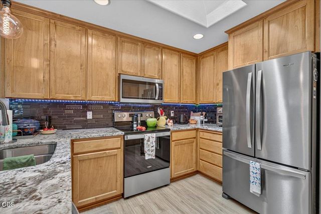 728 Cherrywood Drive, Medford, OR 97504