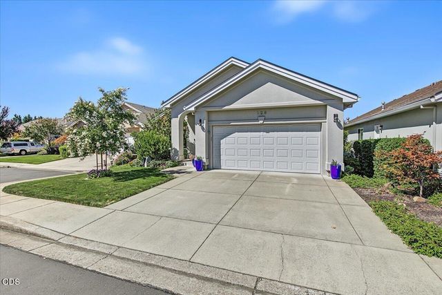 728 Cherrywood Drive, Medford, OR 97504