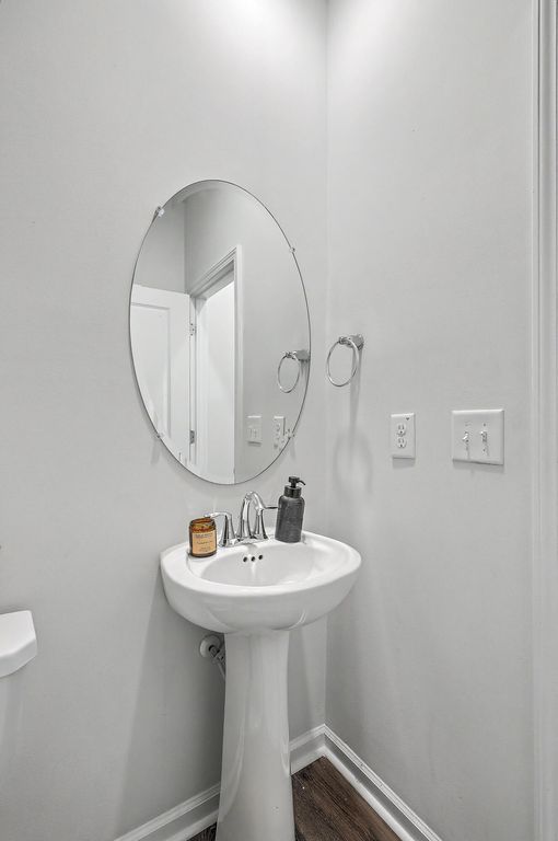 Image 14 of property listing at 410 Spanish Wells Road, Summerville, SC 29486