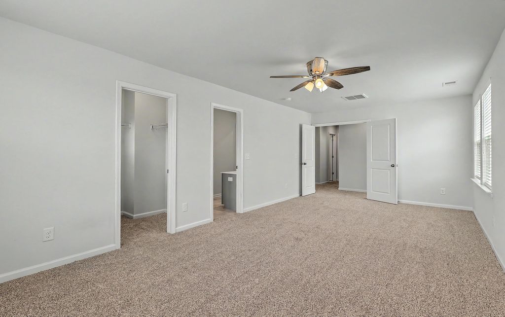 Image 28 of property listing at 410 Spanish Wells Road, Summerville, SC 29486
