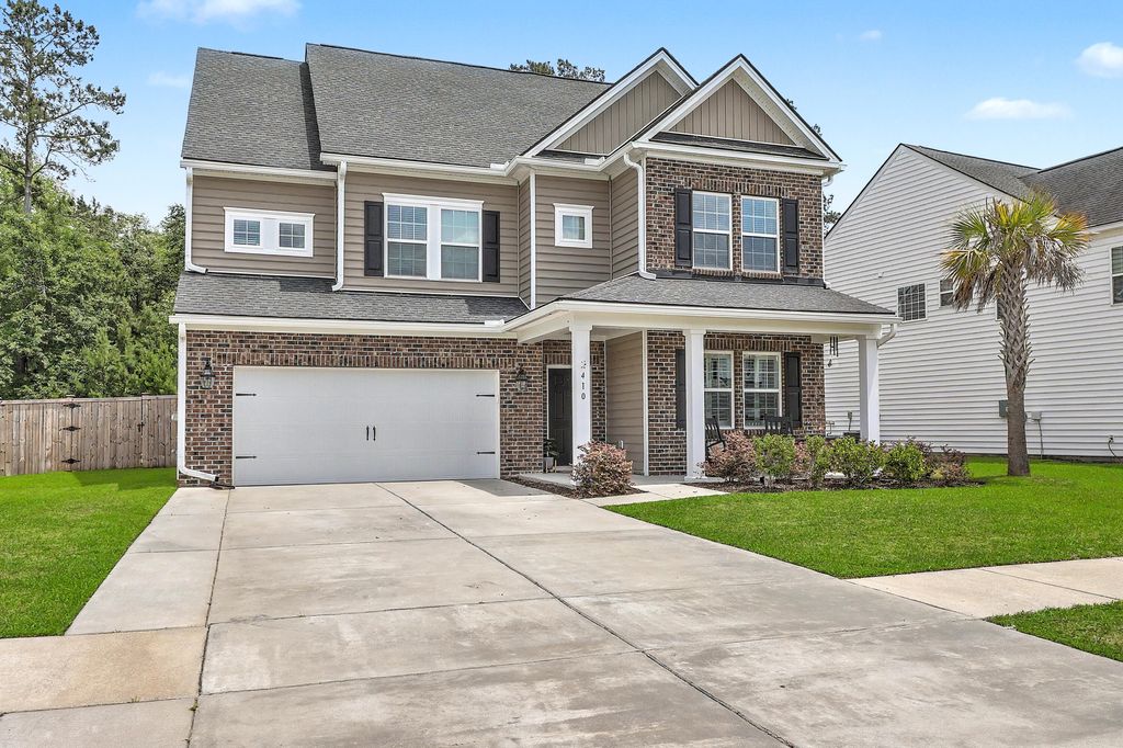 Image 3 of property listing at 410 Spanish Wells Road, Summerville, SC 29486