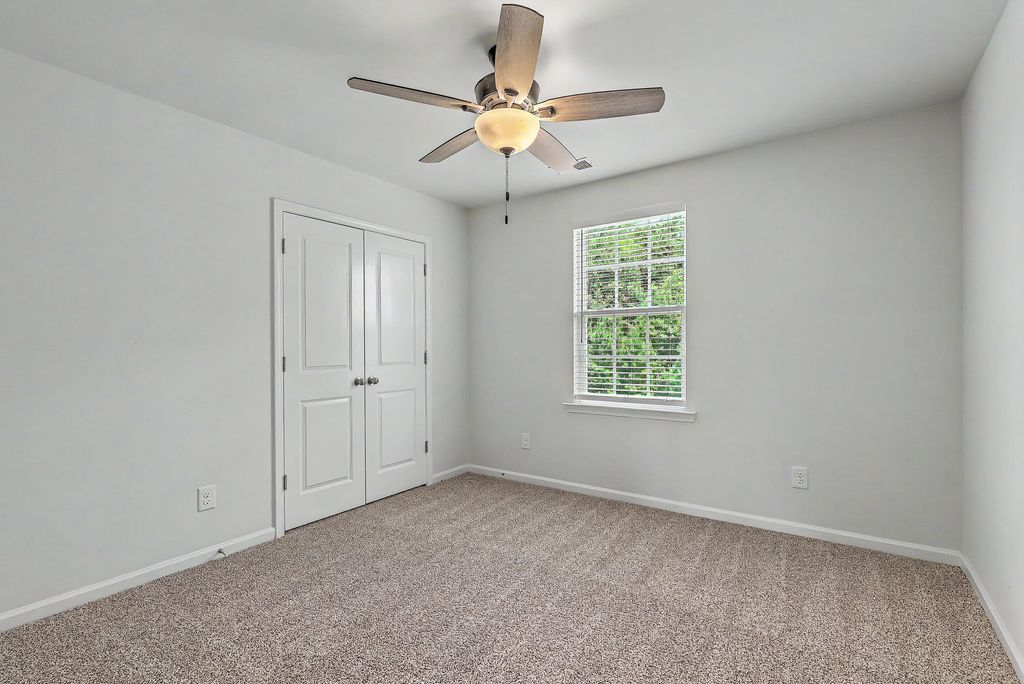 Image 33 of property listing at 410 Spanish Wells Road, Summerville, SC 29486