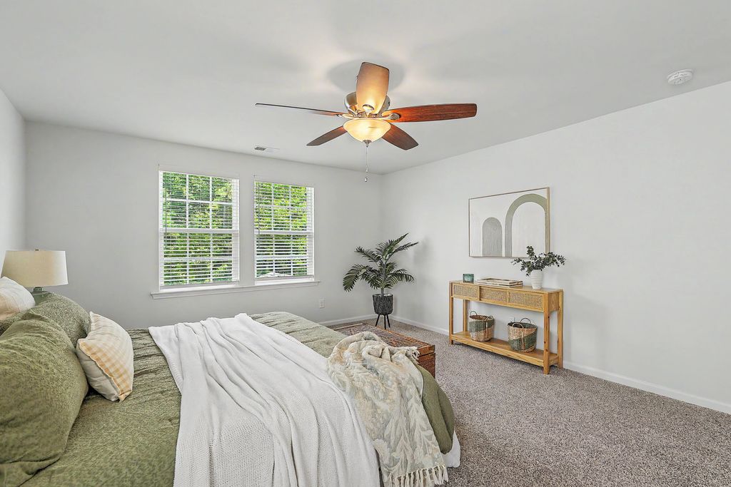 Image 37 of property listing at 410 Spanish Wells Road, Summerville, SC 29486