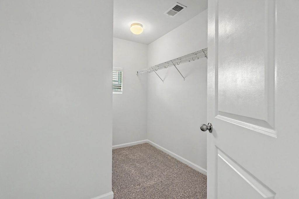 Image 42 of property listing at 410 Spanish Wells Road, Summerville, SC 29486