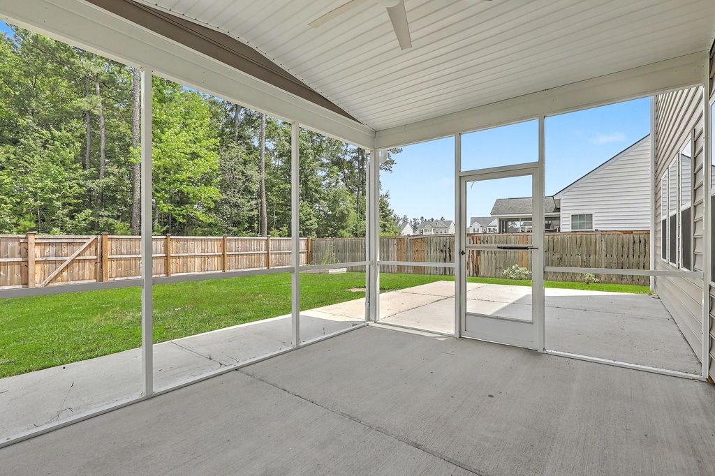 Image 49 of property listing at 410 Spanish Wells Road, Summerville, SC 29486