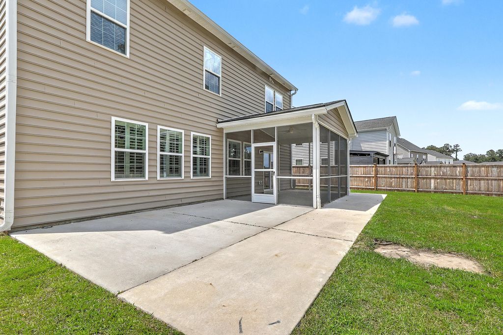 Image 50 of property listing at 410 Spanish Wells Road, Summerville, SC 29486