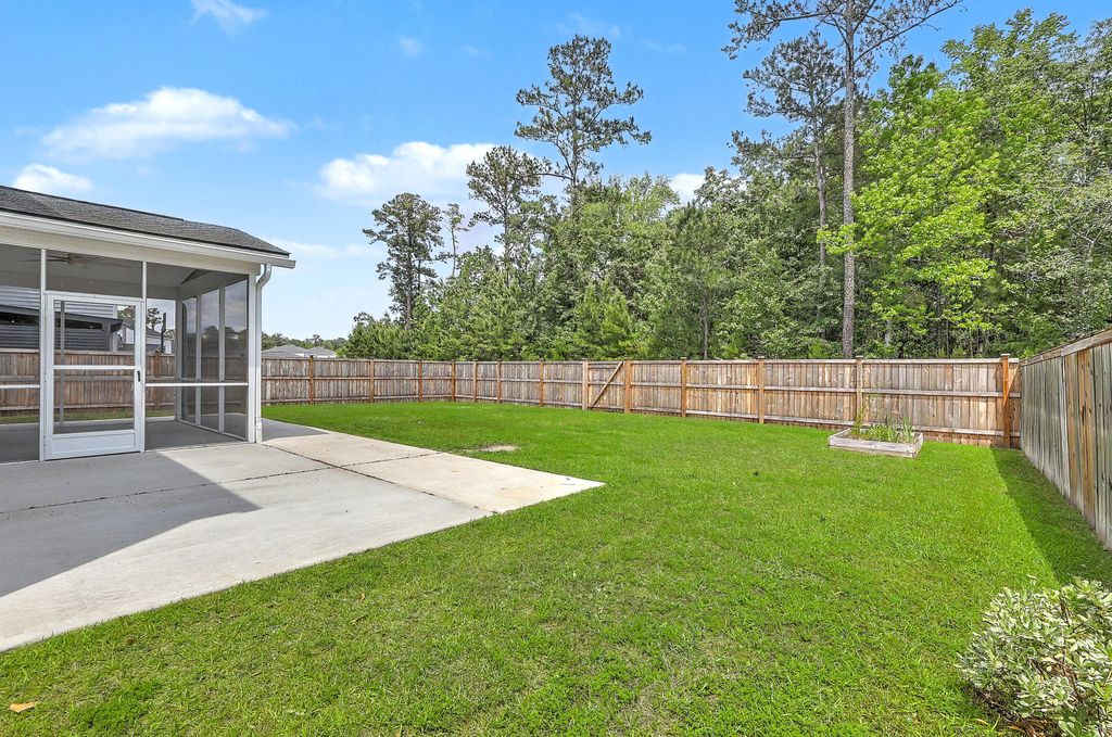 Image 51 of property listing at 410 Spanish Wells Road, Summerville, SC 29486