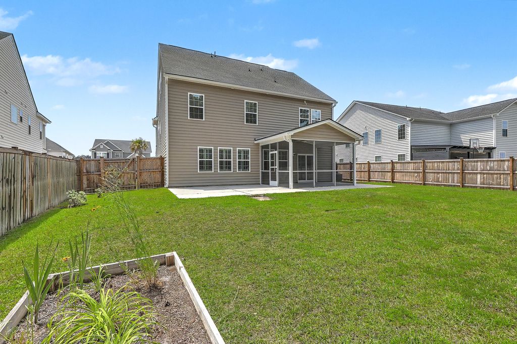 Image 52 of property listing at 410 Spanish Wells Road, Summerville, SC 29486