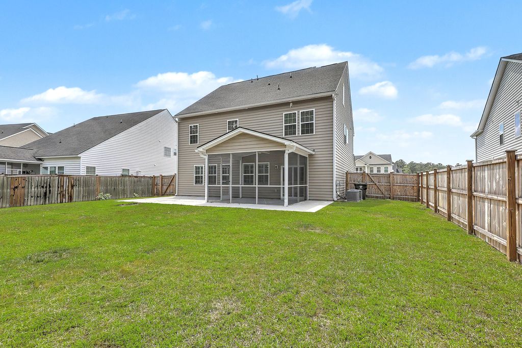 Image 54 of property listing at 410 Spanish Wells Road, Summerville, SC 29486