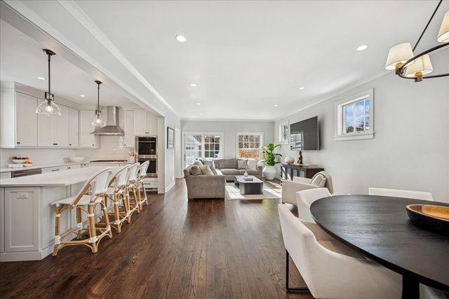 490 Jefferson Avenue, Glencoe, IL 60022