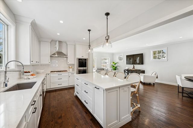 490 Jefferson Avenue, Glencoe, IL 60022