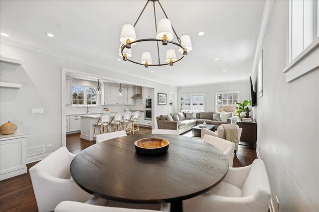 490 Jefferson Avenue, Glencoe, IL 60022