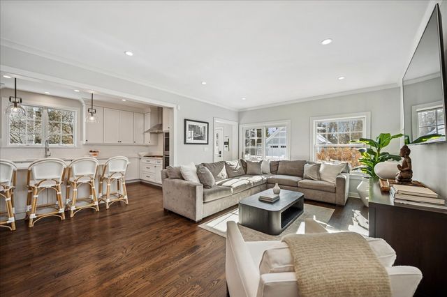 490 Jefferson Avenue, Glencoe, IL 60022