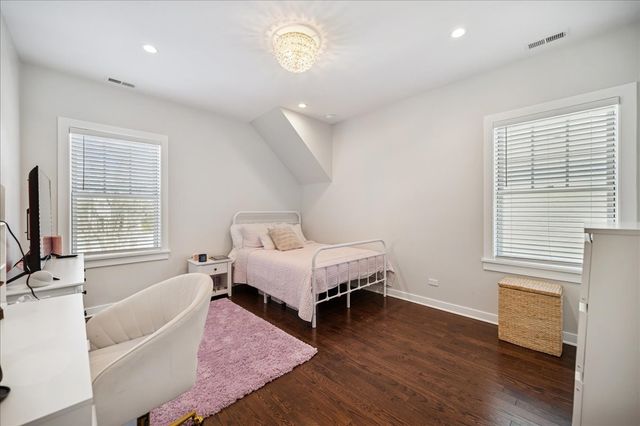 490 Jefferson Avenue, Glencoe, IL 60022