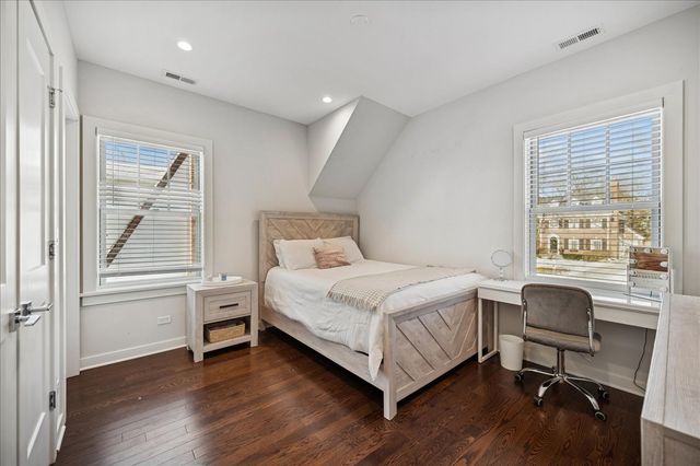 490 Jefferson Avenue, Glencoe, IL 60022