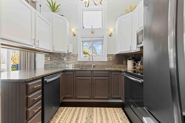 2918 Village Green Drive, Moorhead, MN 56560