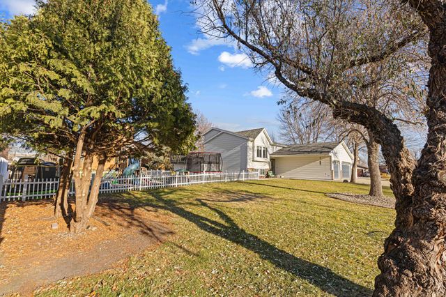 2918 Village Green Drive, Moorhead, MN 56560