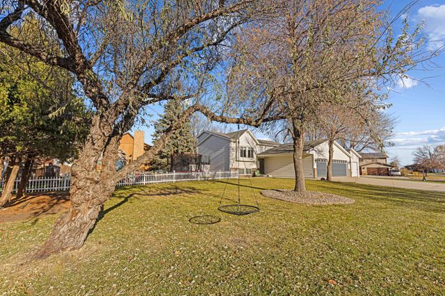2918 Village Green Drive, Moorhead, MN 56560