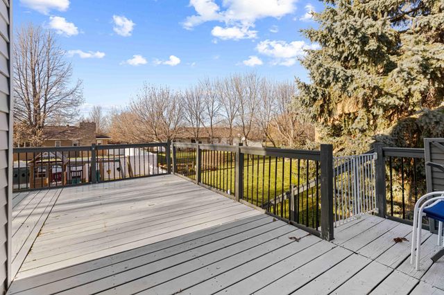 2918 Village Green Drive, Moorhead, MN 56560