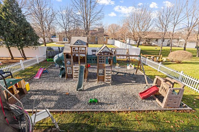 2918 Village Green Drive, Moorhead, MN 56560