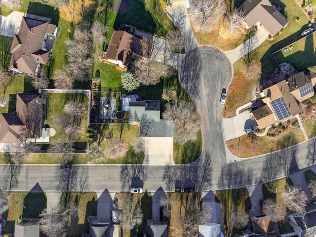 2918 Village Green Drive, Moorhead, MN 56560