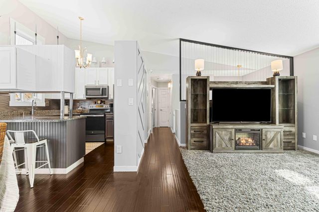 2918 Village Green Drive, Moorhead, MN 56560